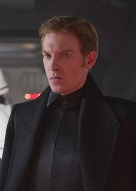 Who is the actor behind General Hux in Star Wars: The Last Jedi?