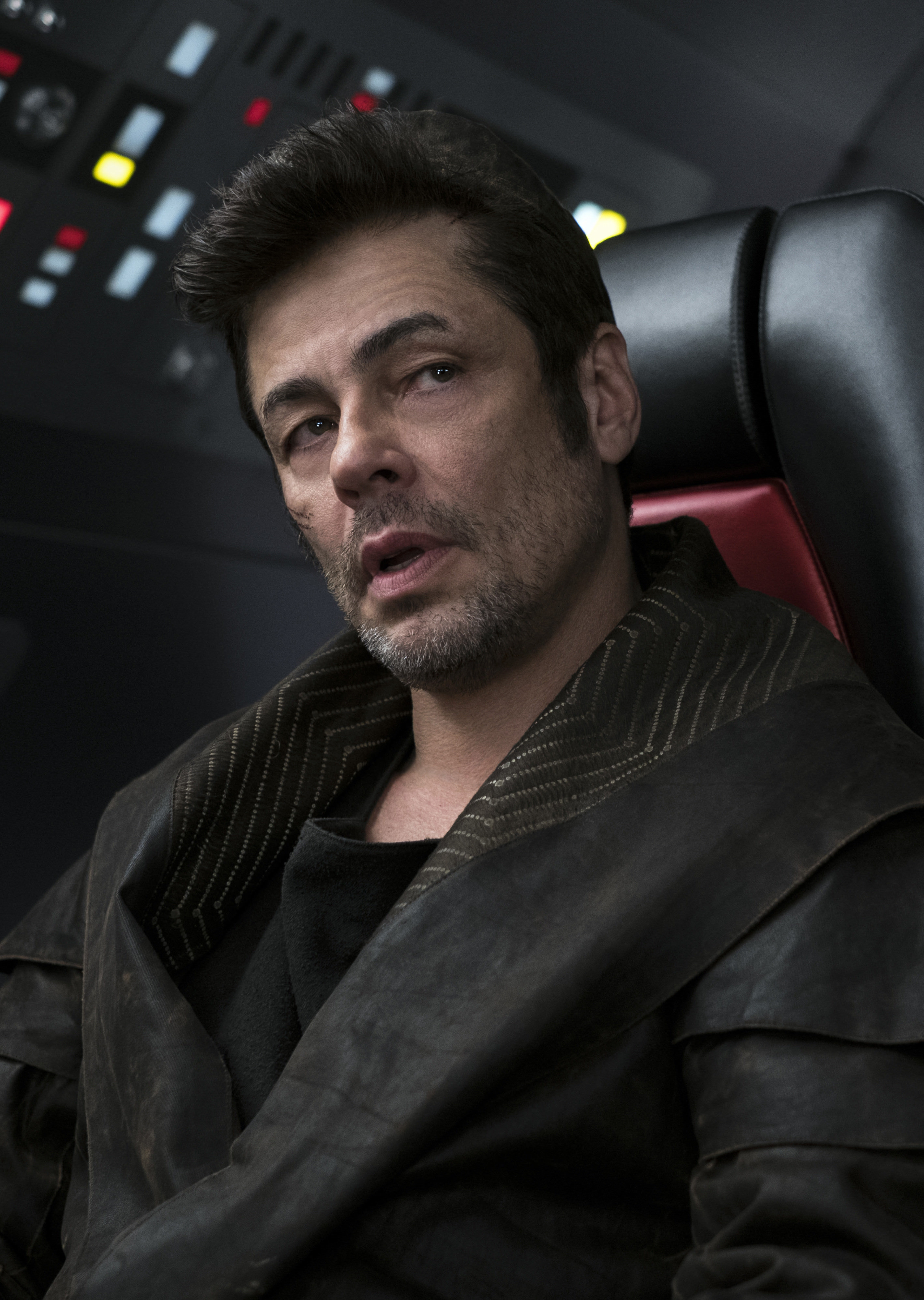 Who is the actor behind DJ in Star Wars: The Last Jedi?