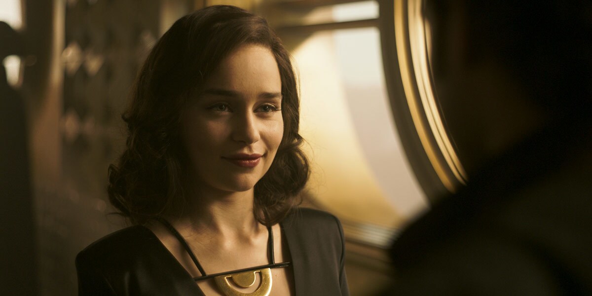 What is the role of Qi'ra in Solo: A Star Wars Story?